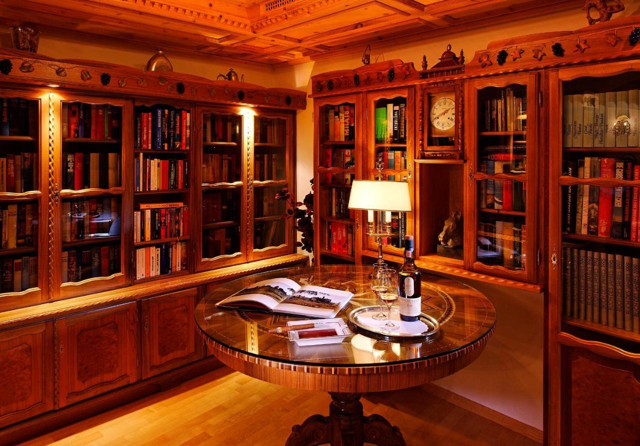 Schlosshotel Chaste Tarasp Luaran gambar